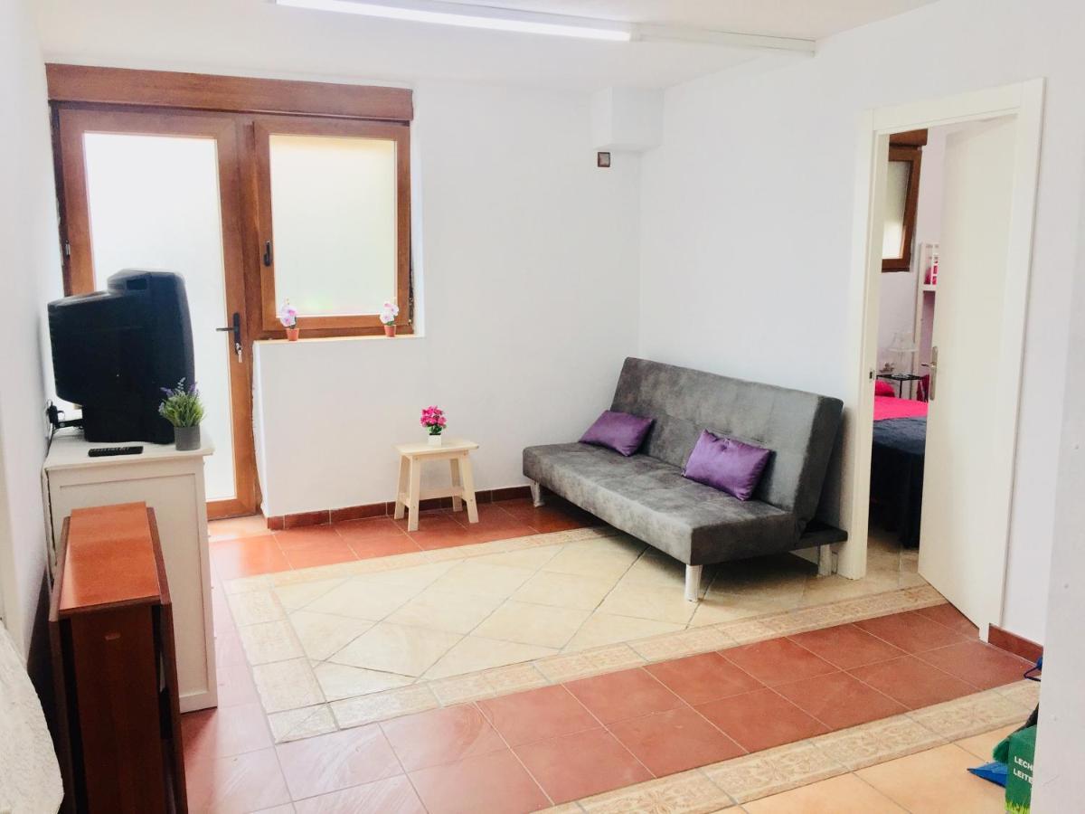 סואנסס Apartamentos Casa Carmen מראה חיצוני תמונה